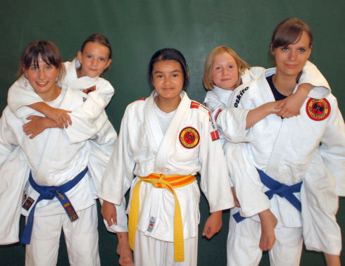 Die Medaillengewinnerinnen des Judo-Club Katlenburg