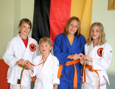 Die Goldmedaillengewinner des Judo-Club Katlenburg